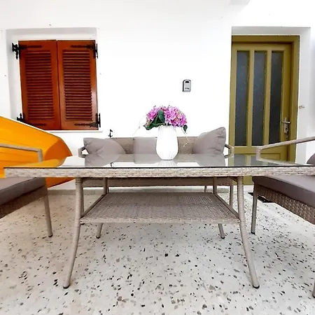 Venus 2 Apartment Adamantas (Milos)